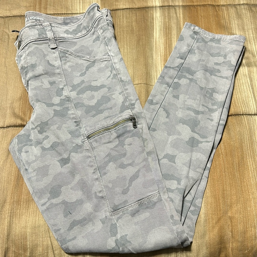 Gray Print GAP Leggings